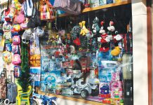 Cadouri cu preţuri astronomice pentru copiii care-şi lustruiesc ghetuţele în aşteptarea lui Moş Nicolae