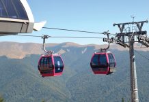 La Sinaia, plimbări cu telegondola, în lipsa pârtiilor