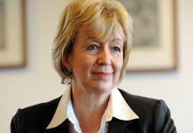 Un oficial britanic sugerează că, după Brexit, muncitorii est-europeni ar putea fi înlocuiţi de roboţi