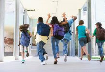 Mai multe asociaţii de elevi solicită Ministerului Educaţiei ca vacanţa de vară să înceapă mai devreme