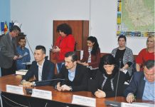 Trei noi aleşi judeţeni, validaţi în funcţie