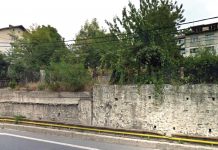 Un zid de sprijin din Comarnic riscă să se prăbuşească peste DN1!