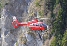 Antrenamente pentru salvarea cu ajutorul elicopterului, la Centrul de pregătire a jandarmilor Sinaia