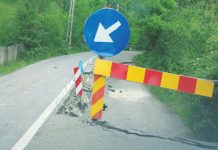 Un drum judeţean afectat de o prăbuşire de teren va fi reabilitat