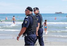 Sute de poliţişti, jandarmi şi pompieri vor veghea la siguranţa turiştilor de pe Litoral
