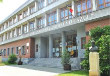 Aproape 2.000 de elevi se bat la admiterea în liceu cu medii între 10 şi 8.50