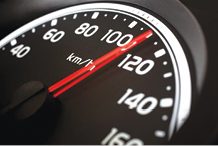 Şoferiţă din judeţ, la întrecere cu bărbaţii: rula pe autostradă cu 191 de kilometri la oră!