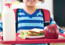 Doar elevii Şcolii Gimnaziale Poseştii Pământeni vor beneficia şi în 2018 de pachet alimentar