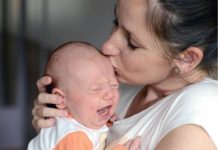 Plânsul bebeluşului activează zone specifice din creierul mamei