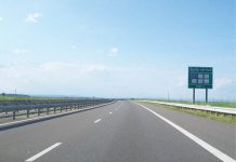 Autostrada „cheală” de servicii, în aşteptarea spaţiilor de parcare