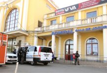 Bubuială ca-n Bronx: Colet suspect, detonat pe peronul Gării Ploieşti Sud !