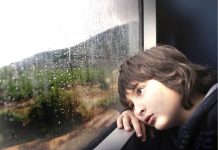 148 de copii prahoveni cu părinţi plecaţi în străinătate, ajunşi în centre de plasament