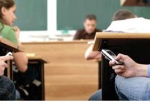 Telefoanele mobile, interzise în şcolile primare şi generale din Franţa