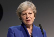 Theresa May cere UE ca problema graniţei cu Irlanda să nu afecteze discuţiile legate de Brexit