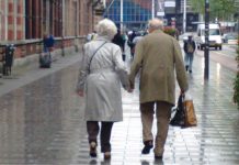 În Prahova, vârstnicii “mai bătrâni” sunt mult mai mulţi decât vârstnicii “mai tineri”