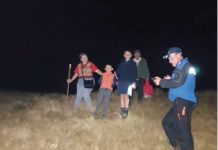 Patru ore de căutări în beznă, şase suflete salvate. Pardon, şapte…