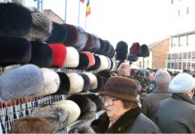 Singurul târg al căciulilor din România se organizează de ani