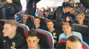 toata lumea cauta avion