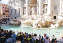 Vacanţă la Roma. Cu Împăratul Traian zâmbind amar