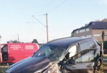 Atenţie la neatenţia de a traversa calea ferată fără să vă asiguraţi dacă vine trenul!