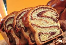 În anul 2019 există români care doar visează la cozonac şi carne de porc pentru Sărbători!