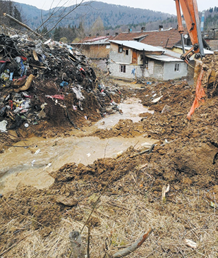 alunecare de teren - Azuga 3
