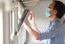Creşterea ventilaţiei şi distanţa contribuie la limitarea răspândirii coronavirusului