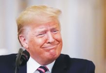 Trump strânge un miliard de dolari pentru reţeaua sa socială