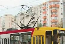 Un tramvai a deraiat în Ploieşti, în urma unei coliziuni cu o maşină!
