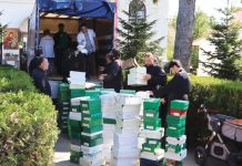 La început de toamnă, 900 de prahoveni au primit în dar, prin intermediul bisericii, o pereche nouă de încălțăminte