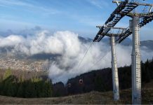 Cei care vor ajunge în această minivacanţă pe pârtiile de la Azuga vor găsi zăpadă!