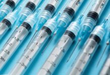 OMS avertizează: În 2022 ar putea exista o penurie globală de seringi pentru imunizare