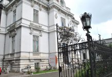 La Muzeul de Artă, „Atelierele iepuraşului“