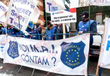 Sindicaliştii din Poliţie pichetează sediul Ministerului Finanţelor