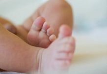 Copil de numai două luni, decedat într-o locuinţă din Ploieşti