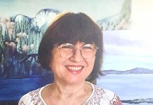 La Galeria de Artă – o expoziţie care lasă în urma sa lumină, zbor de păsări şi parfum de toamnă violet