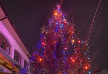 Luminile de Crăciun s-au aprins şi la Comarnic