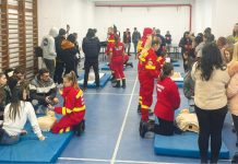 Ateliere de prim-ajutor organizate de voluntarii de la ISU la Câmpina