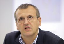 Decanul Facultăţii de Ştiinţe Politice cere retragerea titlului de Doctor honoris causa acordat mareşalului Ion Antonescu