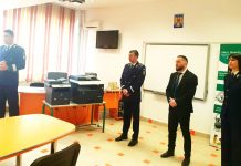 Poliţiştii prahoveni îşi promovează profesia în şcolile din judeţ