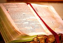 Unul dintre cele mai vechi exemplare ale Bibliei va fi scos la licitaţie