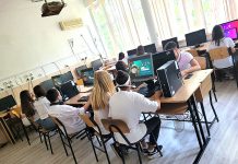 „Dăm Clik pe România“, o nouă ediţie de donaţii de calculatoare recondiţionate în scopul reducerii inechităţii educaţionale