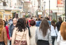 Românii nu mai cred în direcţia în care merge ţara