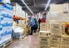 Lanţurile de magazine din Rusia închid în masă supermarketurile şi trec la „magazine pentru săraci”