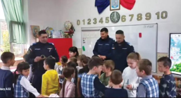 jandarmi_copii scoala