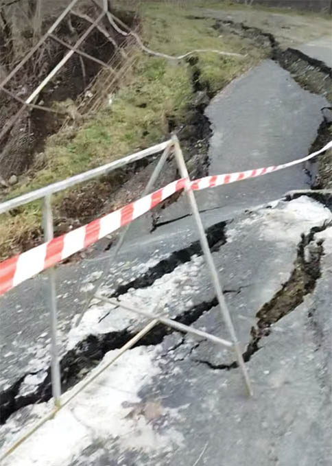alunecare de teren în Măneciu Pământeni