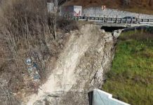 Lucrări în zona alunecării de teren produse sub DN1, în Comarnic