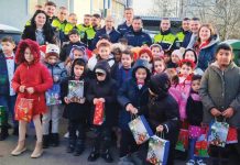 Polițiștii Serviciului Rutier Prahova – colindați de elevi de la Școala Gimnazială Bărcănești