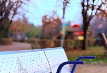 SGU Ploieşti a montat prima bancă special concepută pentru persoanele cu dizabilităţi şi însoţitorii lor