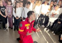 Lecţii despre acordarea primului ajutor, „predate“ de pompierii prahoveni la Ceptura